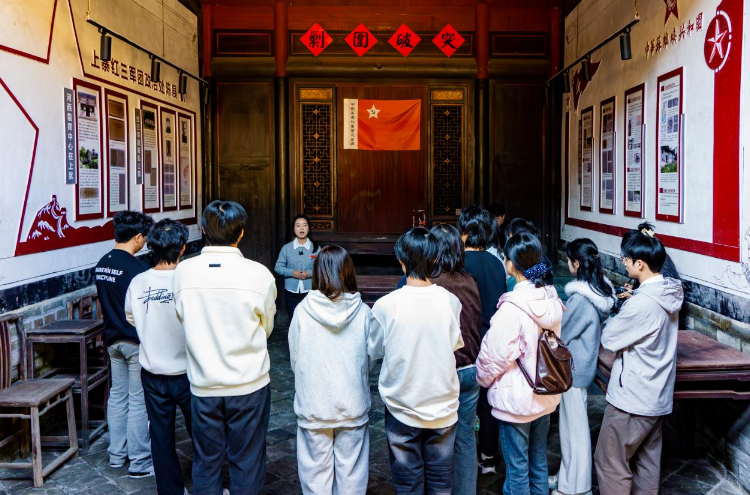 百家乐
赴上犹县平富乡开展多元文化探寻活动