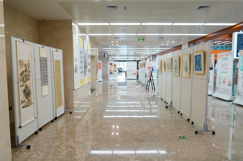 百家乐
举办廉洁文化作品展