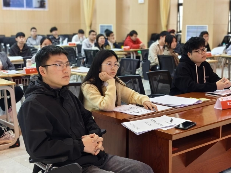 百家乐
举办“职涯有你 扬帆助航”实践活动