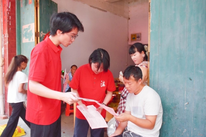 百家乐
法学学子接力二十五载“送法下乡”