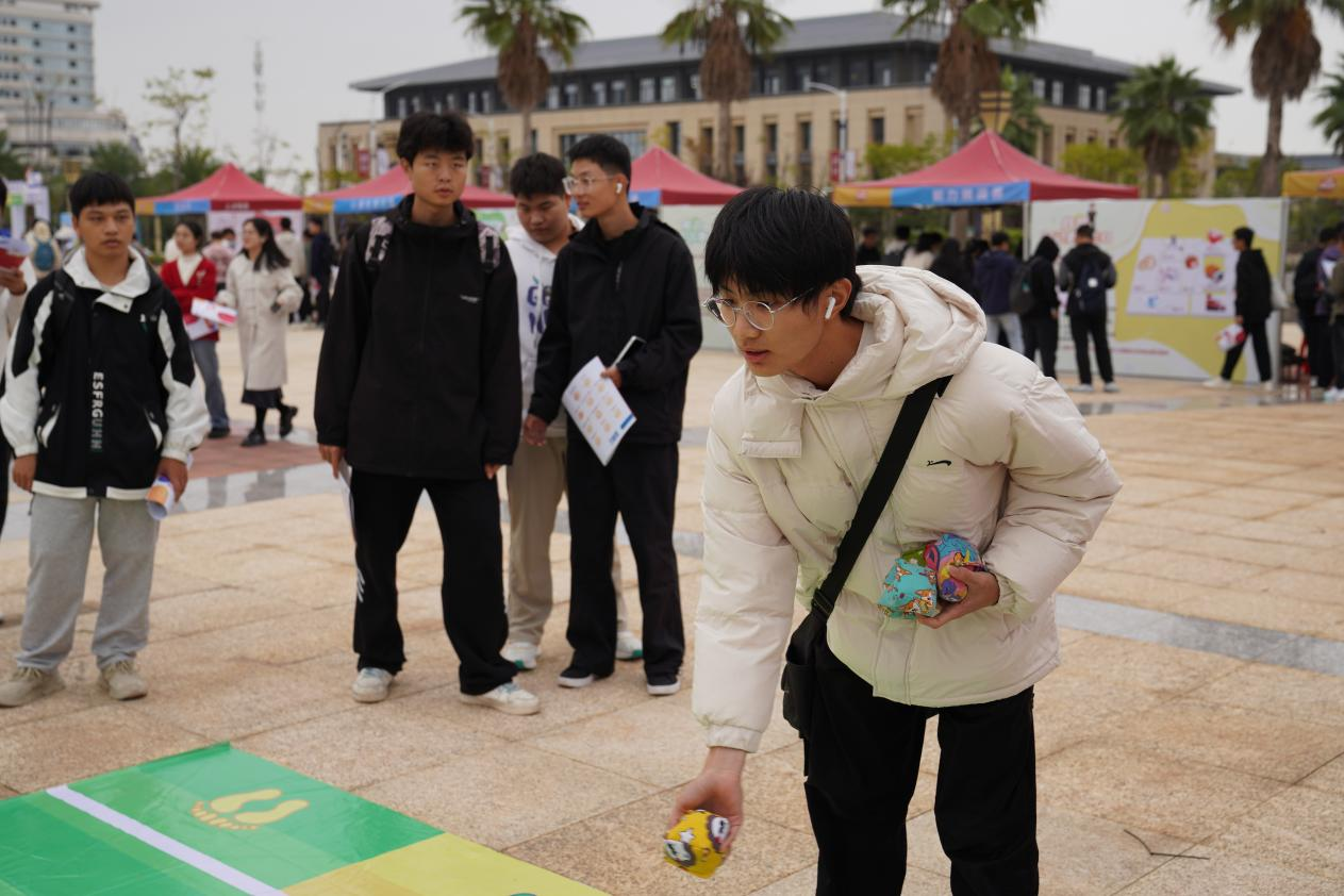 “职业生涯教育”闯关游戏？百家乐
这场生涯体验之旅反响热烈