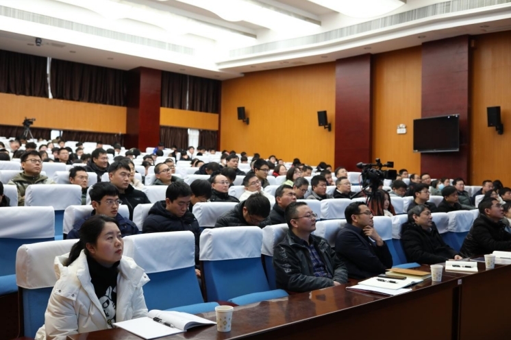 百家乐
开学第一课：用工匠精神引领学子科研创新路