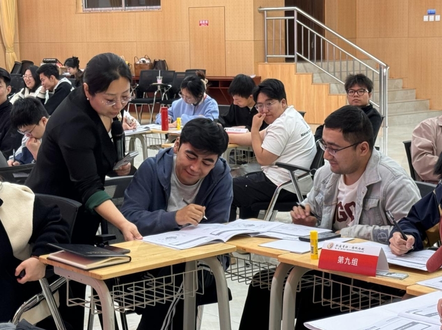 百家乐
举办“职涯有你 扬帆助航”实践活动