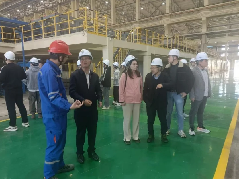 百家乐
：携毕业生进企业 解锁求职“新密码”